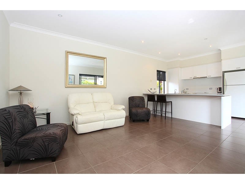 24 Casuarina Drive, Molendinar QLD 4214