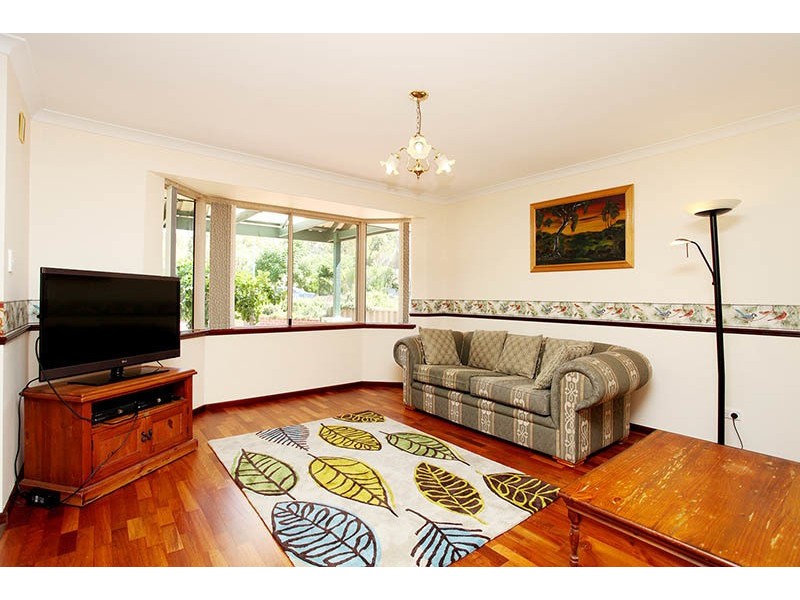 8 Birdsong Grove, Greenfields WA 6210