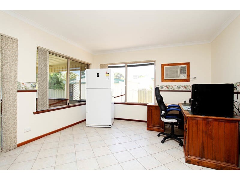 8 Birdsong Grove, Greenfields WA 6210