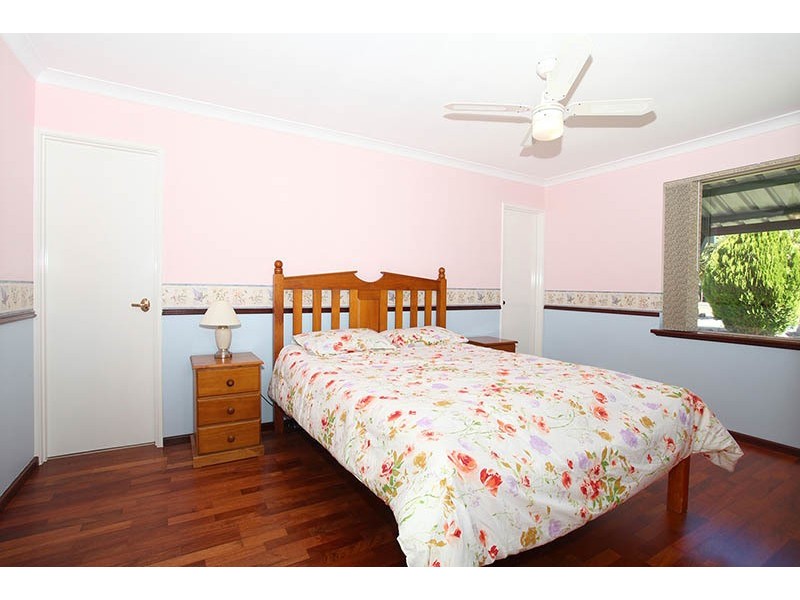 8 Birdsong Grove, Greenfields WA 6210