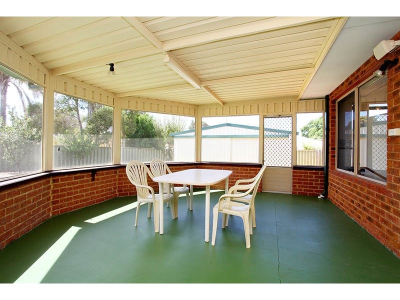 8 Birdsong Grove, Greenfields WA 6210