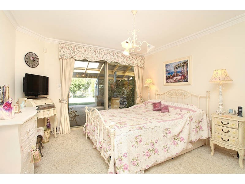 15 Mayfair Mews, Meadow Springs WA 6210