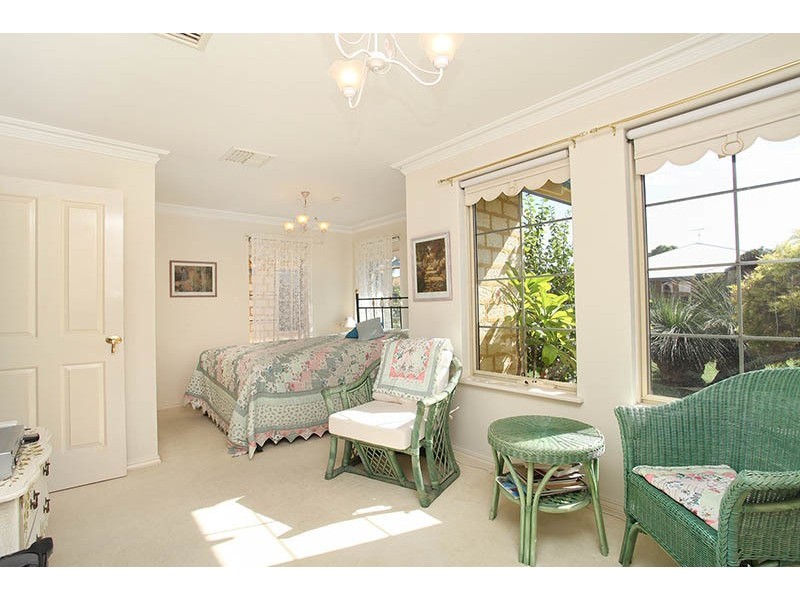 15 Mayfair Mews, Meadow Springs WA 6210