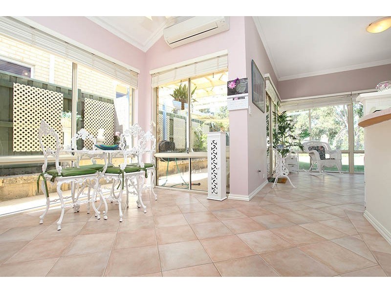 15 Mayfair Mews, Meadow Springs WA 6210