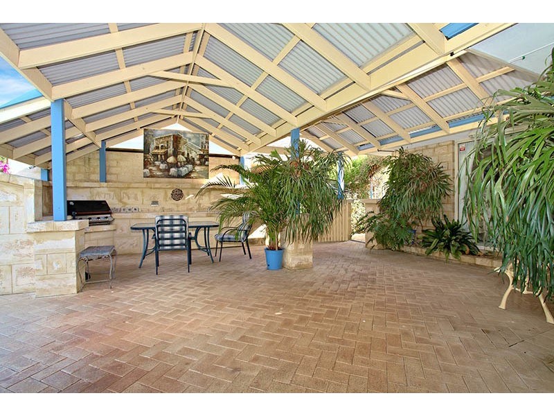 15 Mayfair Mews, Meadow Springs WA 6210