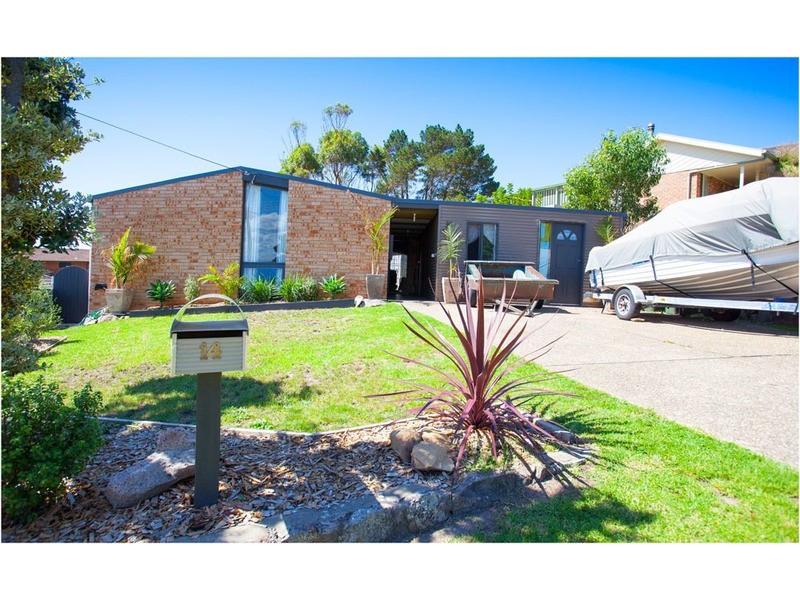 14 John Reilly st, Dalmeny NSW 2546