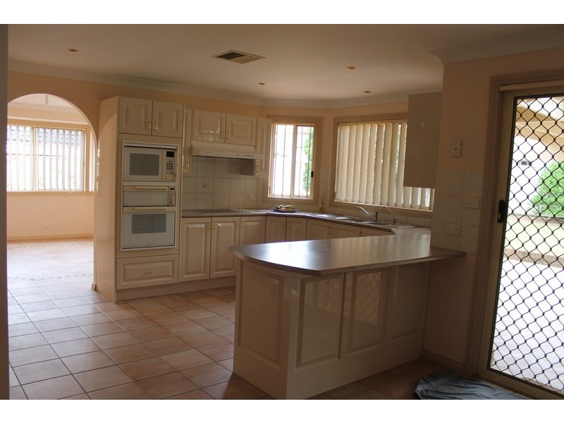 11 Bradyn Place, Glenmore Park NSW 2745