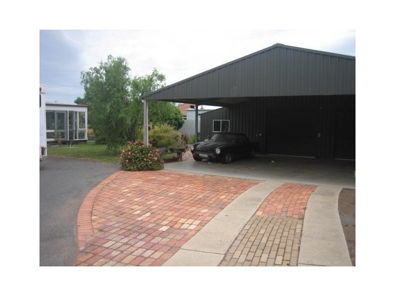 20 Walker Street, Donald VIC 3480