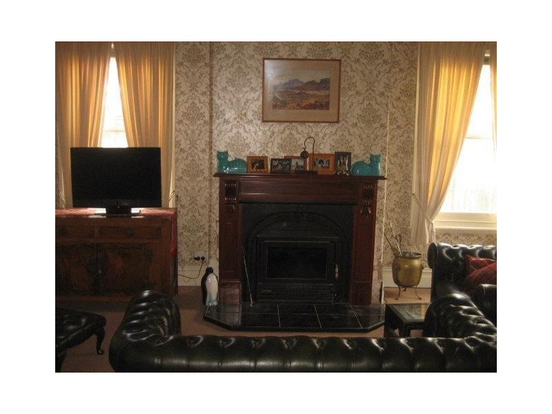 20 Walker Street, Donald VIC 3480