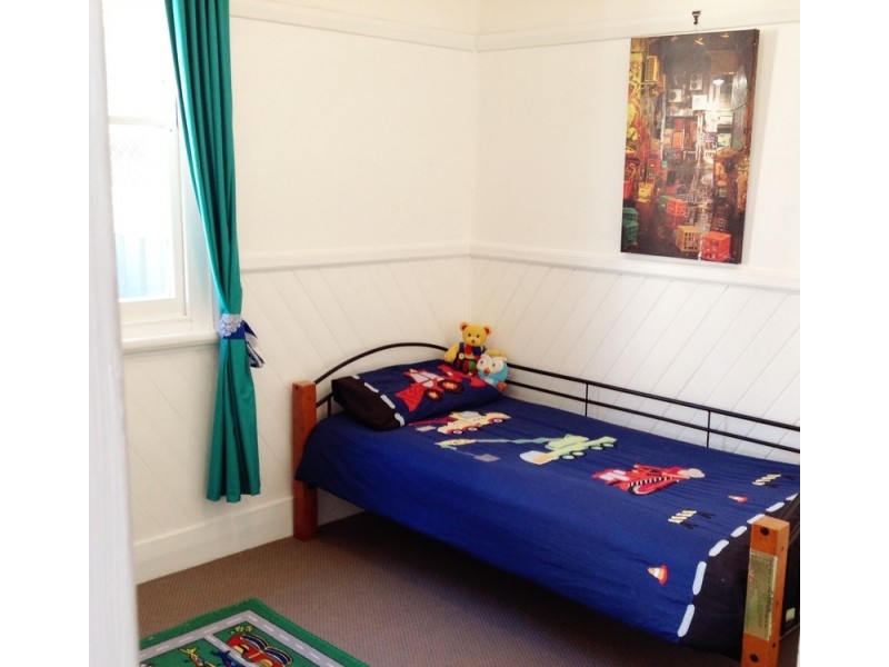 15 Tarin St, Mayfield NSW 2304