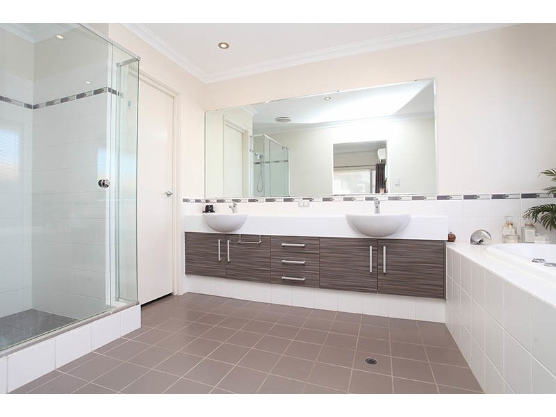 2 The Rise, Gwelup WA 6018