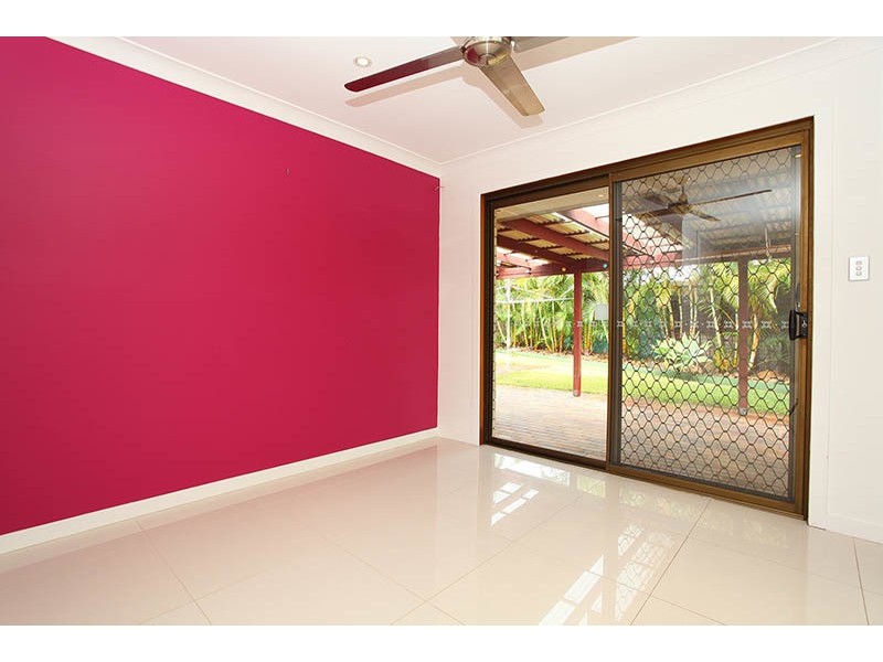 12 Oakland Court, Burleigh Waters QLD 4220