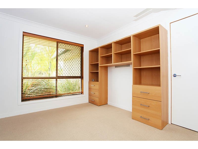 12 Oakland Court, Burleigh Waters QLD 4220