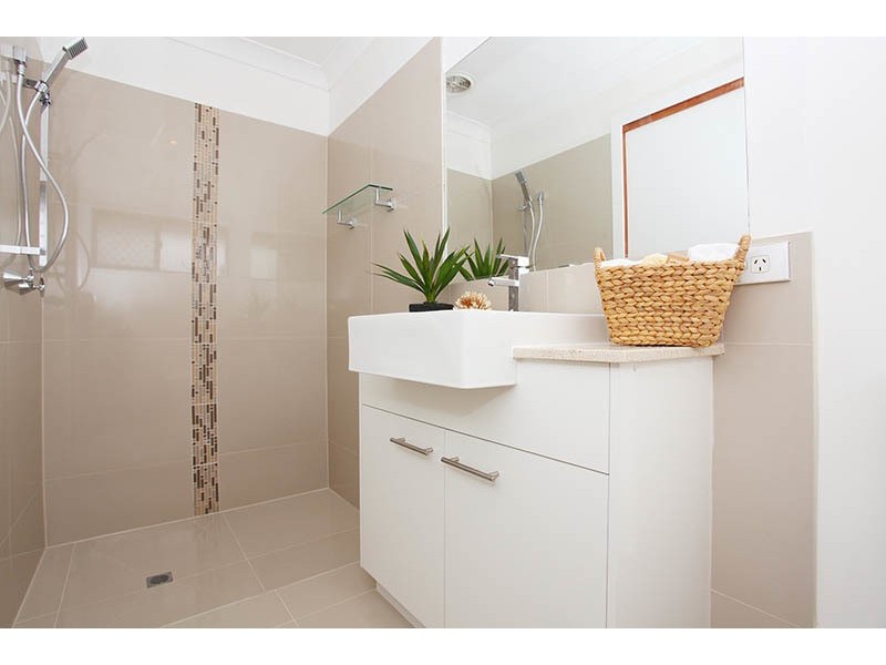 12 Oakland Court, Burleigh Waters QLD 4220