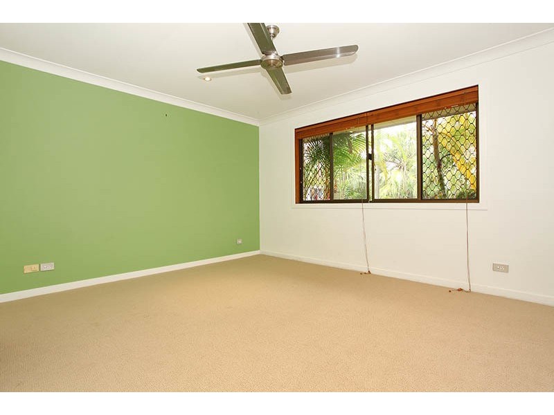 12 Oakland Court, Burleigh Waters QLD 4220