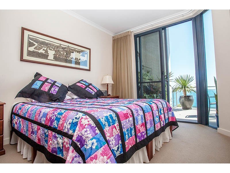 60/17 Rockingham Beach Road, Rockingham WA 6168