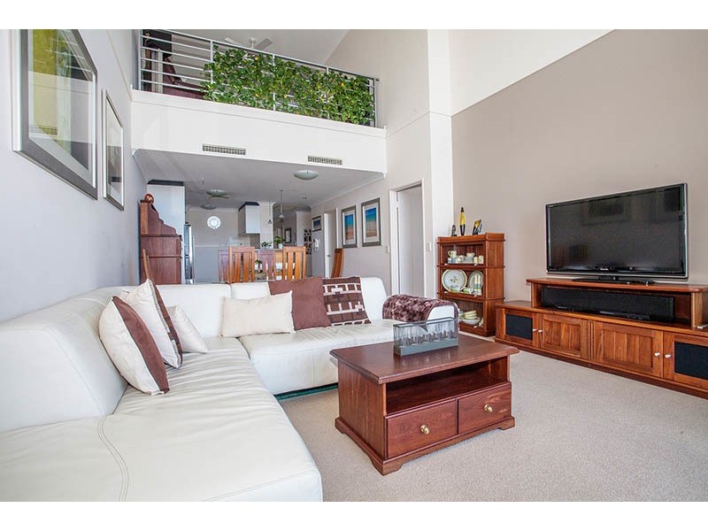 60/17 Rockingham Beach Road, Rockingham WA 6168