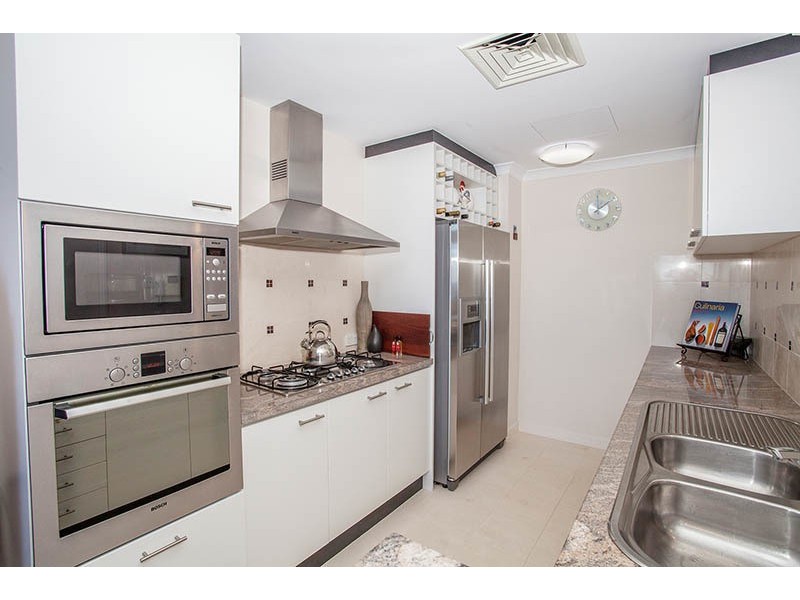 60/17 Rockingham Beach Road, Rockingham WA 6168