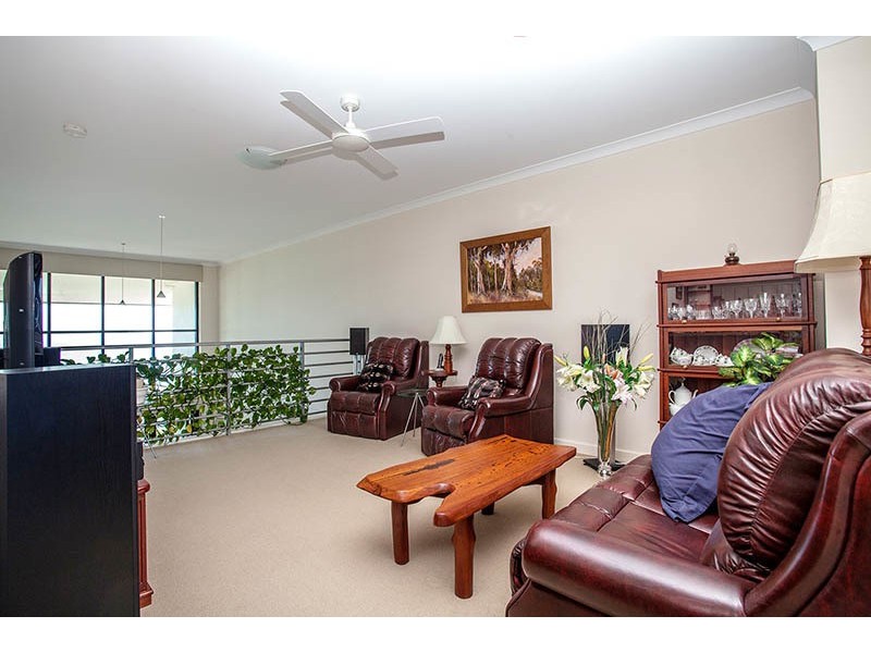 60/17 Rockingham Beach Road, Rockingham WA 6168