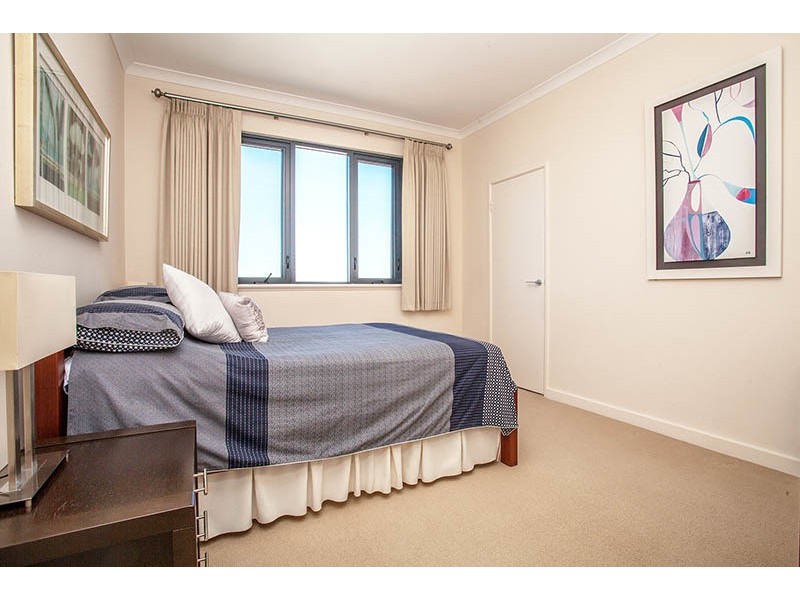 60/17 Rockingham Beach Road, Rockingham WA 6168