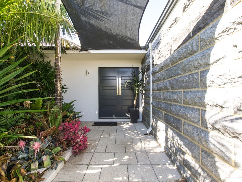 4 Verdin Close, Maida Vale WA 6057