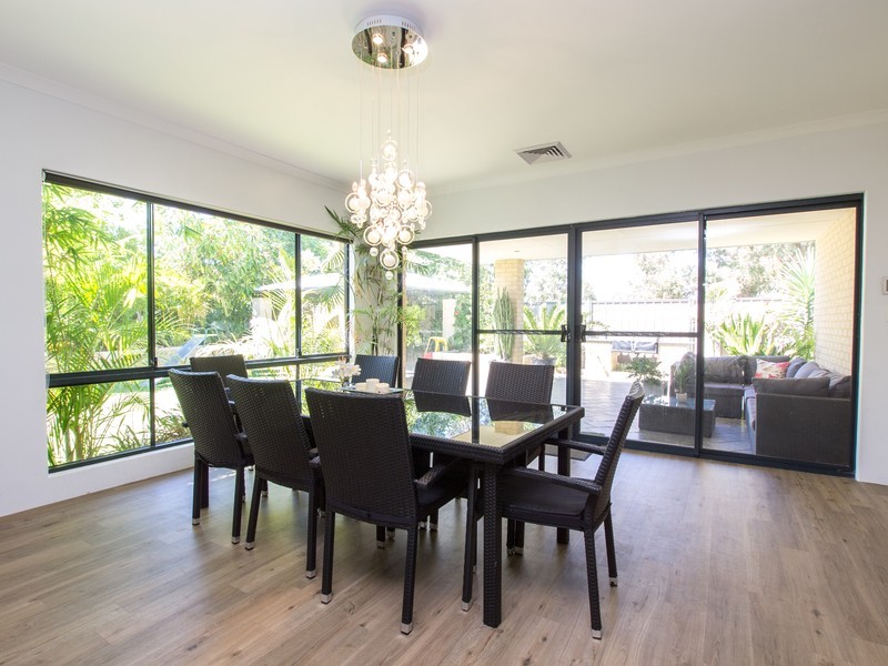 4 Verdin Close, Maida Vale WA 6057