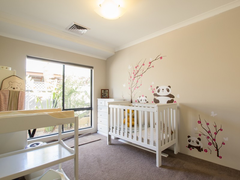 4 Verdin Close, Maida Vale WA 6057