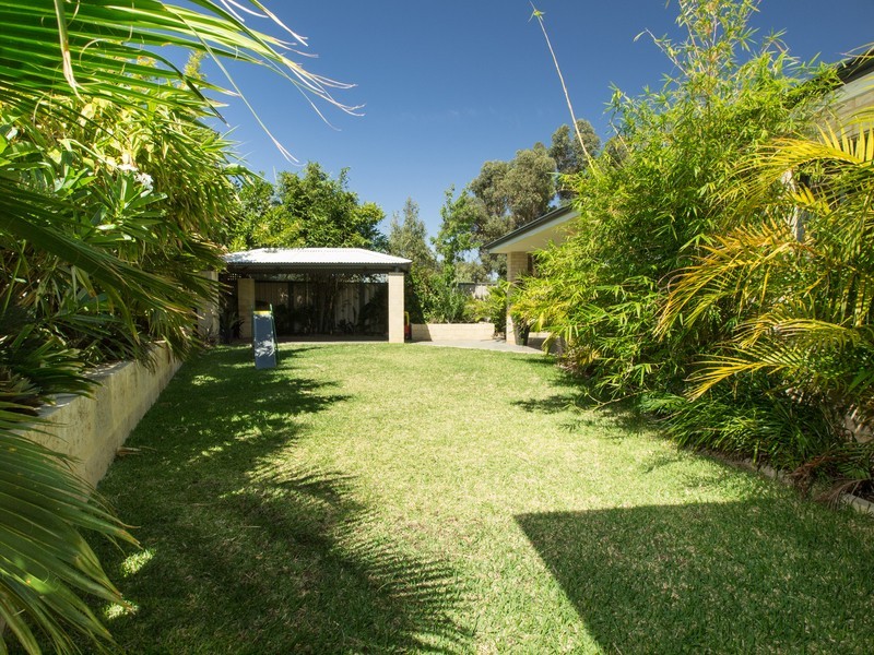 4 Verdin Close, Maida Vale WA 6057
