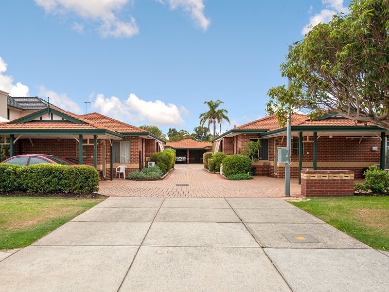 2/69 Golf View Street, Yokine WA 6060