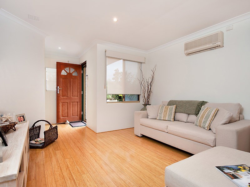 2/69 Golf View Street, Yokine WA 6060