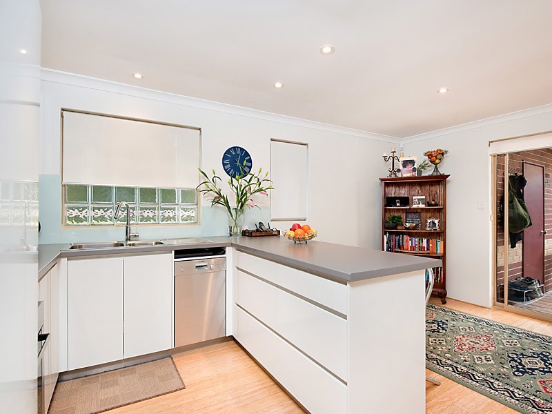 2/69 Golf View Street, Yokine WA 6060