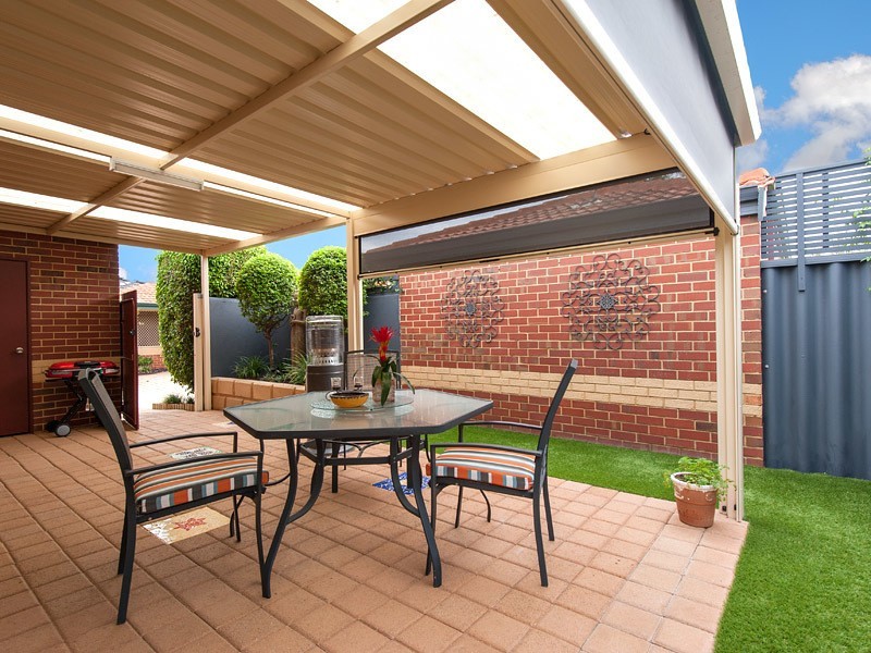 2/69 Golf View Street, Yokine WA 6060