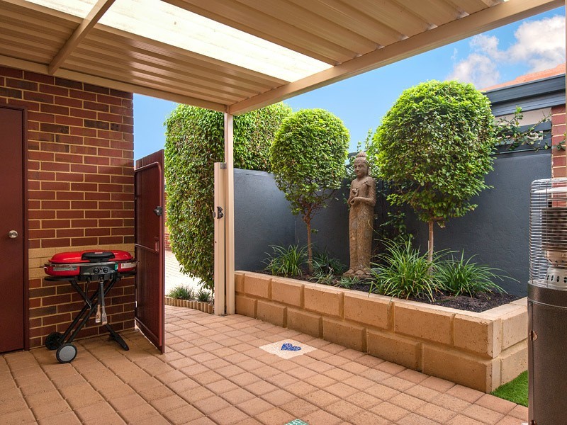 2/69 Golf View Street, Yokine WA 6060