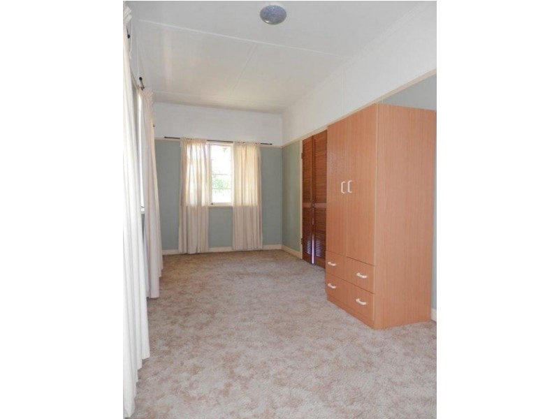 138 Brisbane Road, Booval QLD 4304