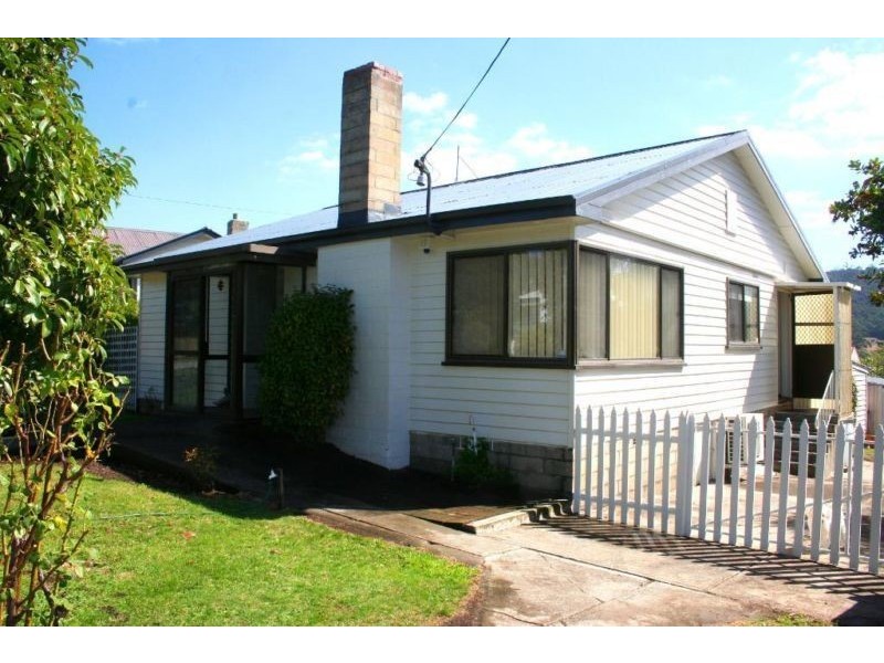 8 Heemskirk Street, Warrane TAS 7018