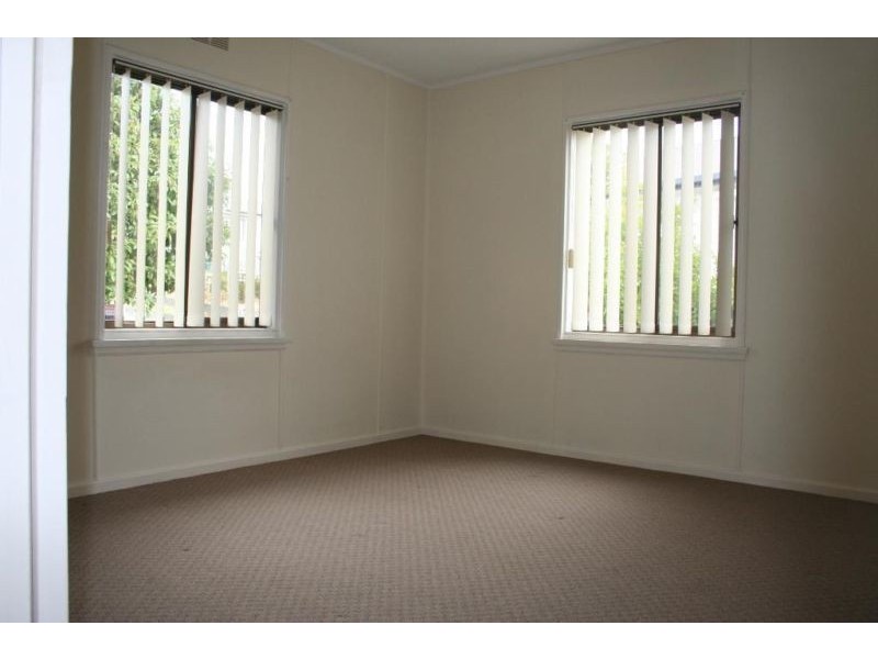 8 Heemskirk Street, Warrane TAS 7018