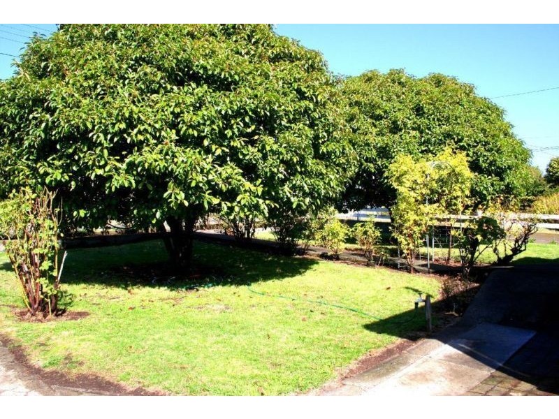 8 Heemskirk Street, Warrane TAS 7018