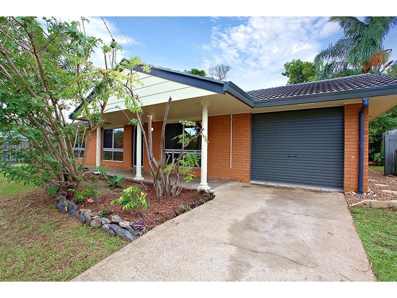 8 JARDINE DRIVE, Springwood QLD 4127