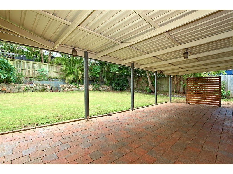 8 JARDINE DRIVE, Springwood QLD 4127