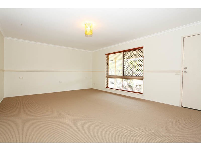 8 JARDINE DRIVE, Springwood QLD 4127