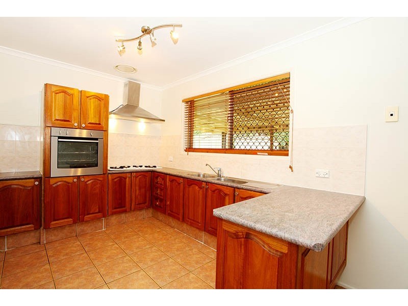 8 JARDINE DRIVE, Springwood QLD 4127