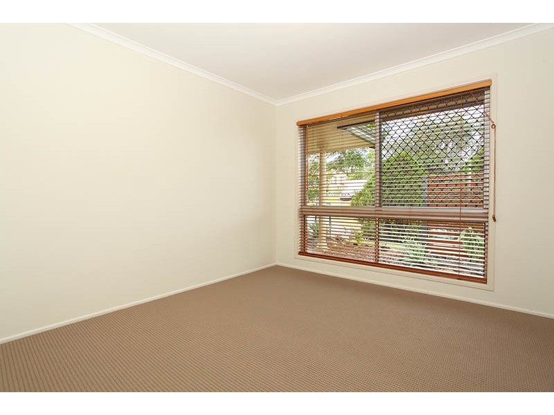 8 JARDINE DRIVE, Springwood QLD 4127