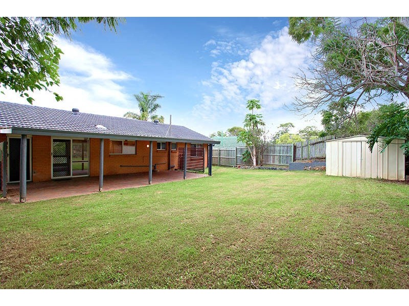 8 JARDINE DRIVE, Springwood QLD 4127