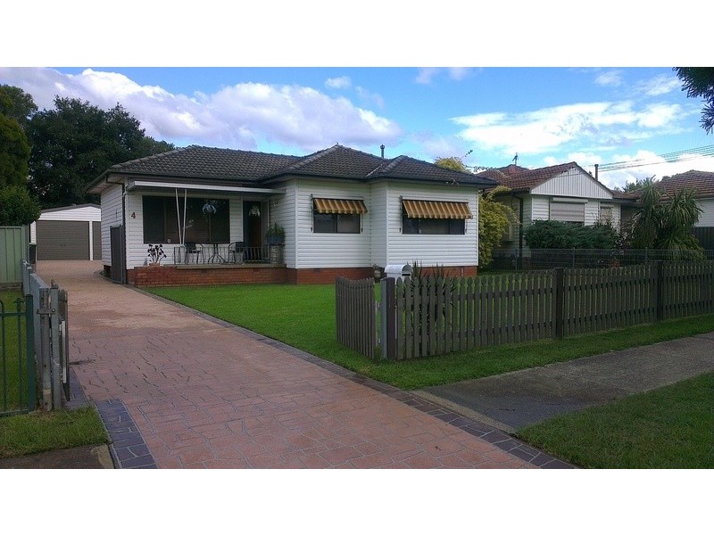 4 WILLOW ROAD, North St Marys NSW 2760