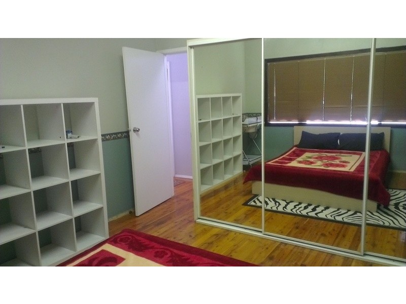 4 WILLOW ROAD, North St Marys NSW 2760