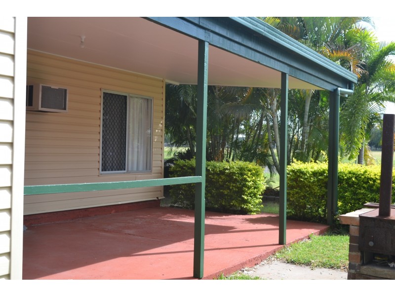 33 Nott Street, Moura QLD 4718