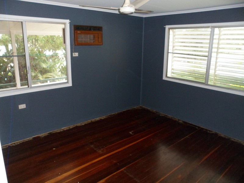 1 Jules Street, Moura QLD 4718