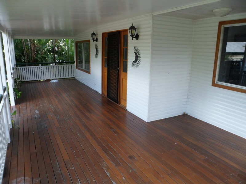 1 Jules Street, Moura QLD 4718