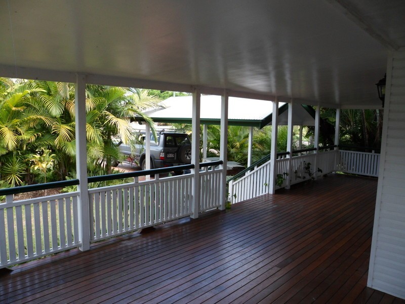 1 Jules Street, Moura QLD 4718