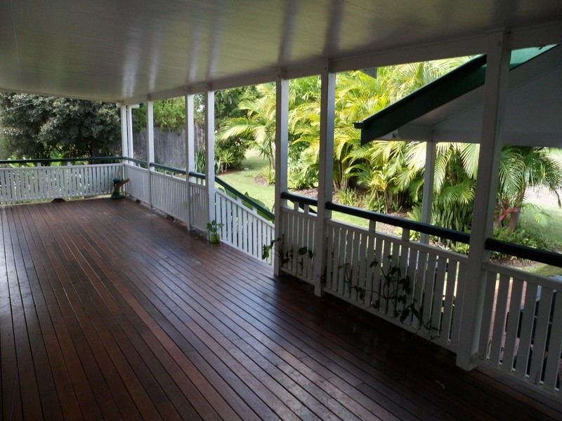 1 Jules Street, Moura QLD 4718